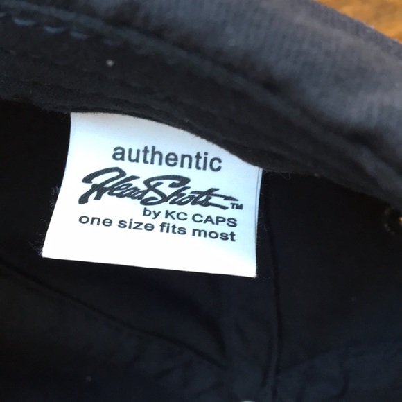 Dab hat full black 6 panel style cap with adjustable back strap and buckle - Picture 9 of 16